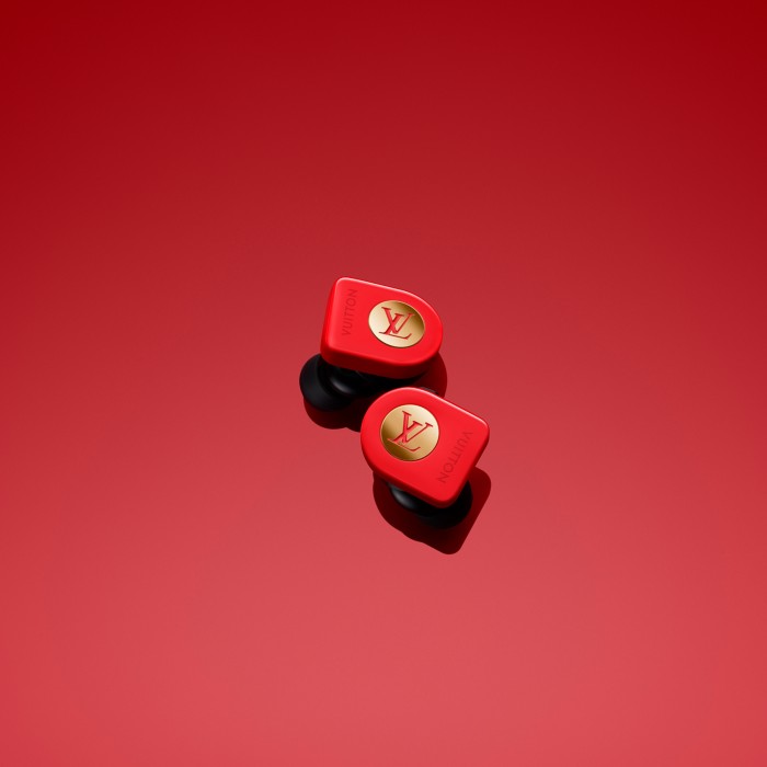 louis-vuitton-launches-1-100-wireless-earbuds-for-those-who-enjoy-wasting-money-528905-4.jpg