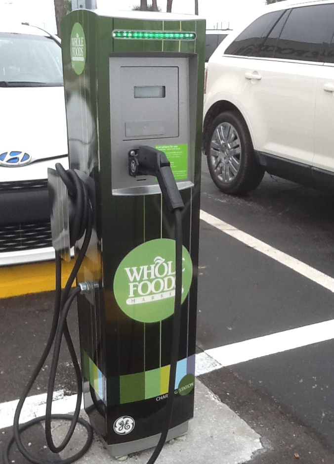 14_12_31_EV_Charging_Station_Whole_Foods_Clearwater_FL_and_GE_01.jpg